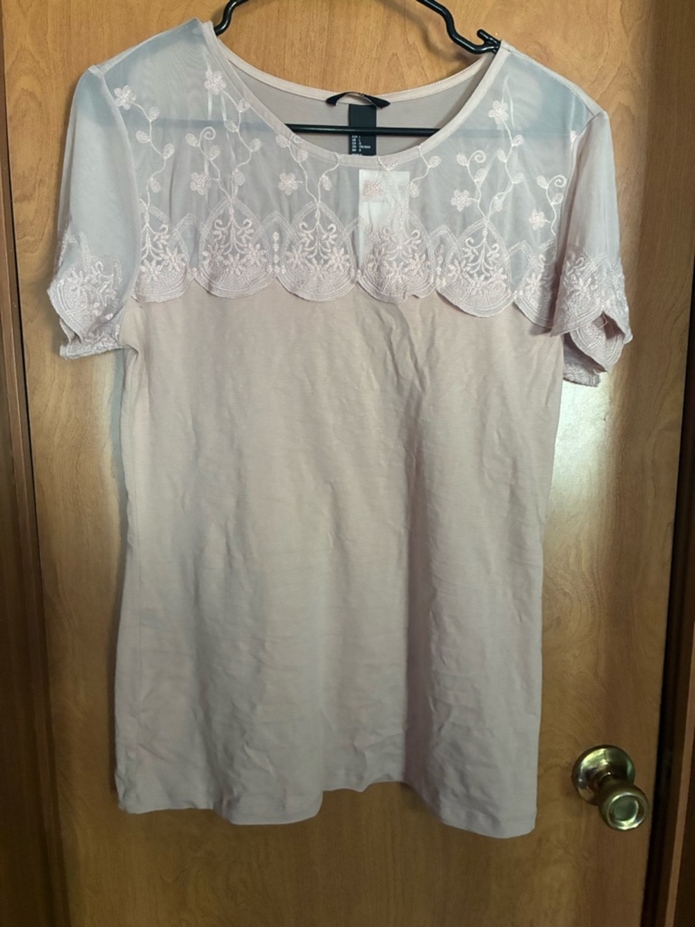 H&M Embroidered Lace Yoke Tee Size Large NWT